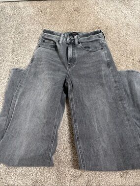 Quince Bella Stretch  Wide-Leg Jeans in Greyed Out